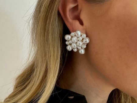 Prudence Jumbo Pearl Cluster Stud Earrings Fashion